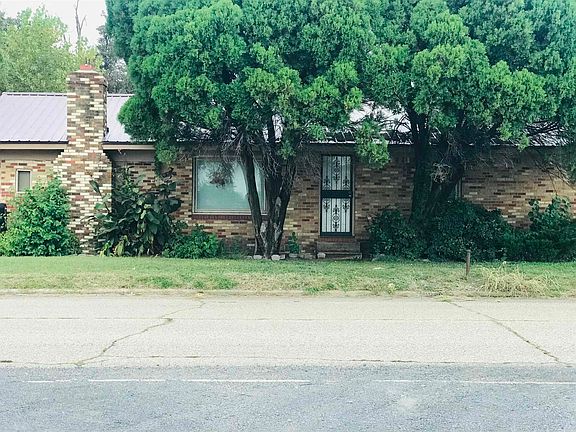 3rd image of 504 E Sawyer St