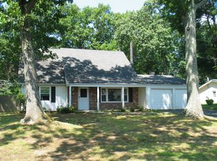 8 Perigee Dr, Stony Brook, NY