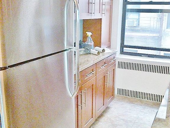 3rd image of 10 Overlook Ter APT 1H