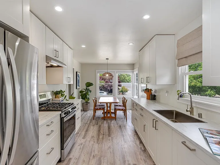1410 Banks Ave — Photo 13