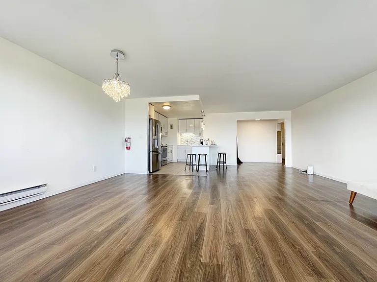 1600 Center Ave — Photo 4