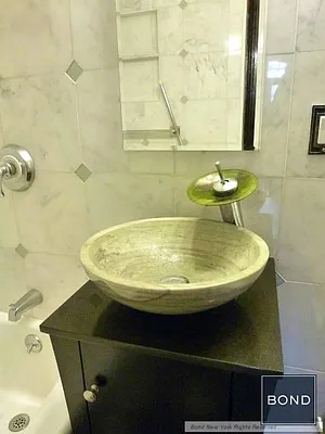 Rented by Bond New York | media 11