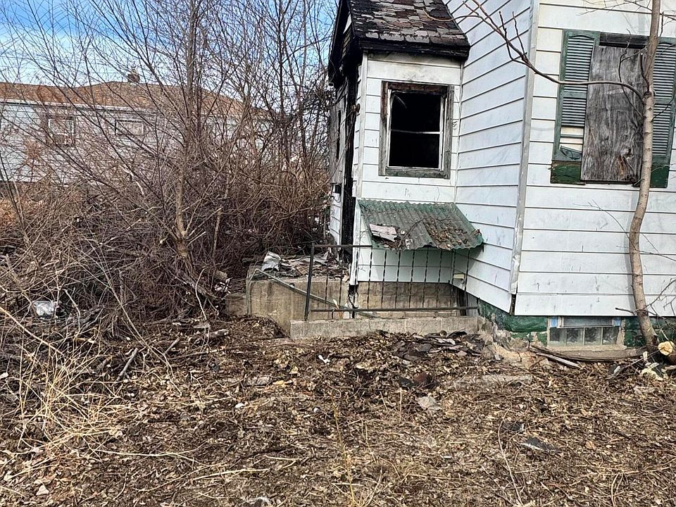 2nd image of 1139 Taney St
