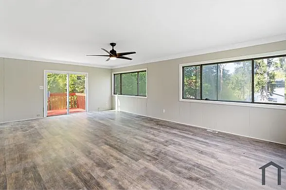 1114 Roslyn Ave — Photo 6