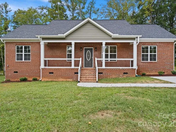 2662 Castle Hill Rd, Gastonia, NC 28052