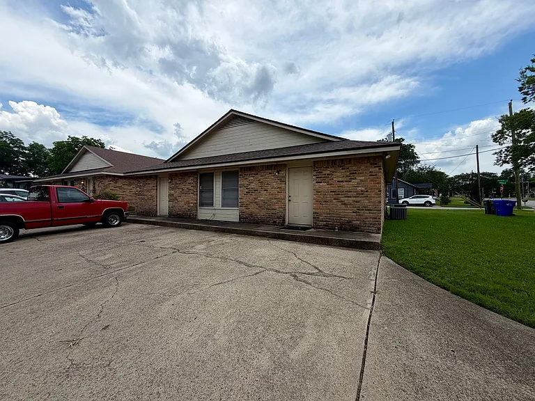 3447 Pewitt Dr — Photo 14