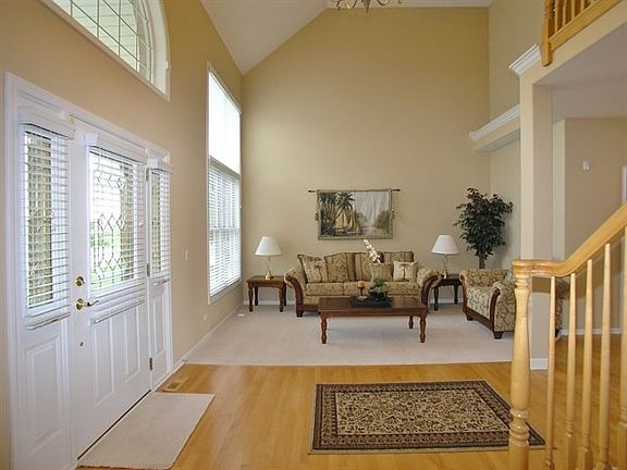 4th image of 24801 Winterberry Ln