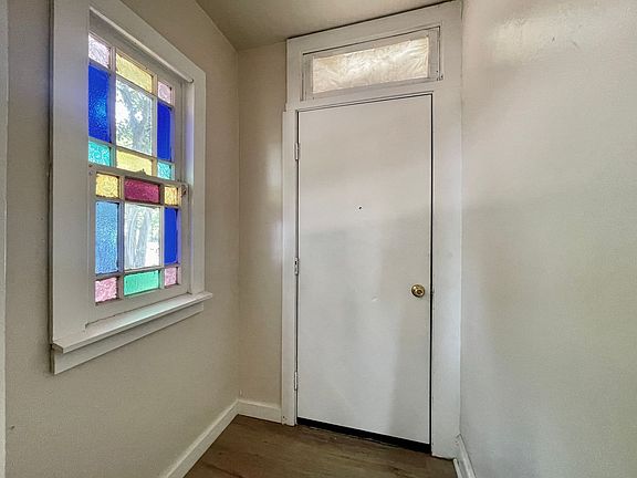 4th image of 391-393 Pearl St N #2ff3bf2a7
