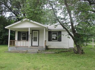1233 N Davies Ave, Springfield, MO 65802