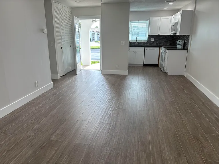 2930 Crosley Dr E #J — Photo 12