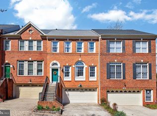 105 Crofton Hill Ln, Rockville, MD 20850