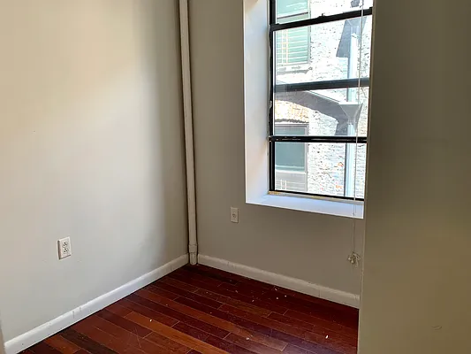 Rented by Bond New York | media 17