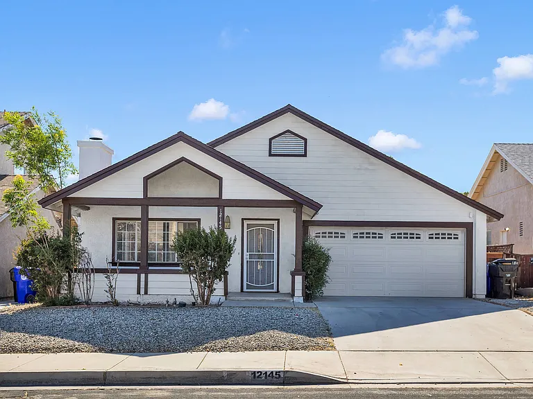 12145 Cobblestone Dr — Photo 1