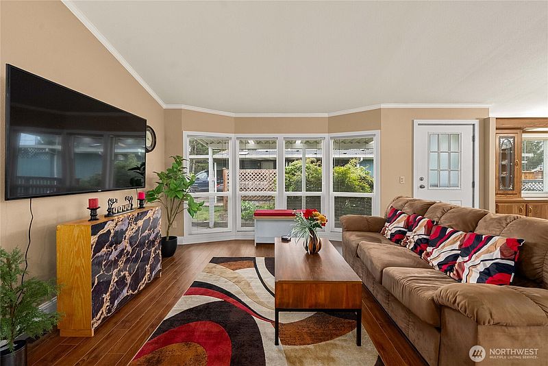 5th image of 836 Harman Way S #62