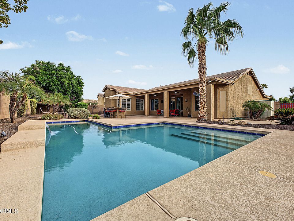 1st image of 734 W GOLDFINCH Way