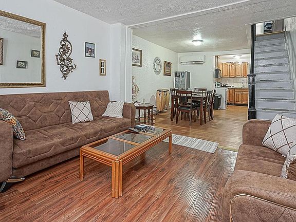 2nd image of 2106 N Orianna St