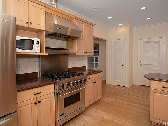 3rd image of 77 Grove St #B