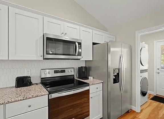 3rd image of 111 Morgan Pl