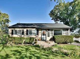 17W484 Nimitz Rd, Oakbrook Terrace, IL 60181