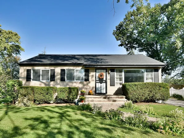 17W484 Nimitz Rd, Oakbrook Terrace, IL 60181