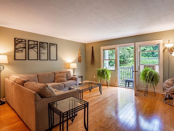 3rd image of 46 Evergreen Rd APT 207