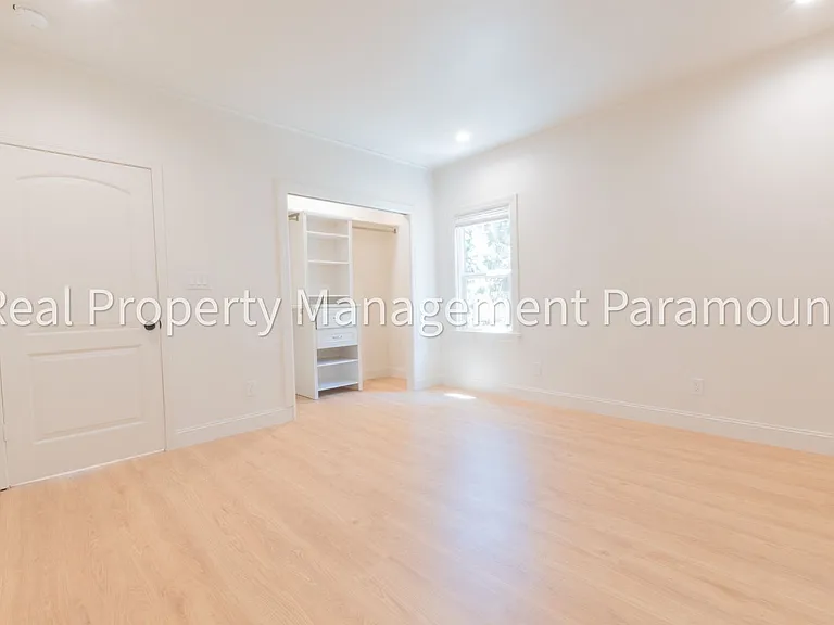 1867 S Redondo Blvd — Photo 30