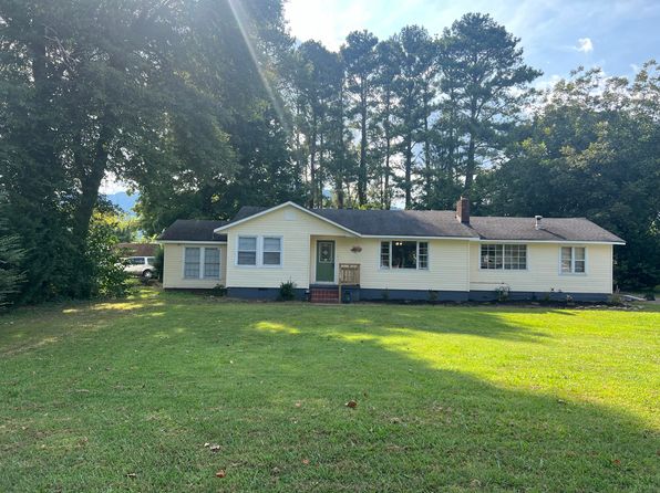819 Betsy Pack Dr, Jasper, TN 37347