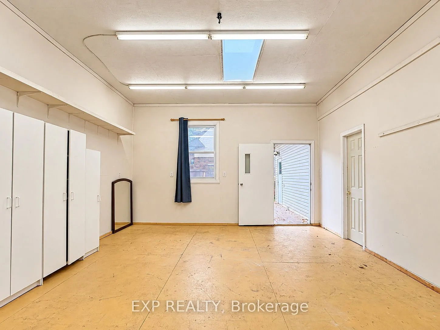 4 bed, $2,650 — Photo 4