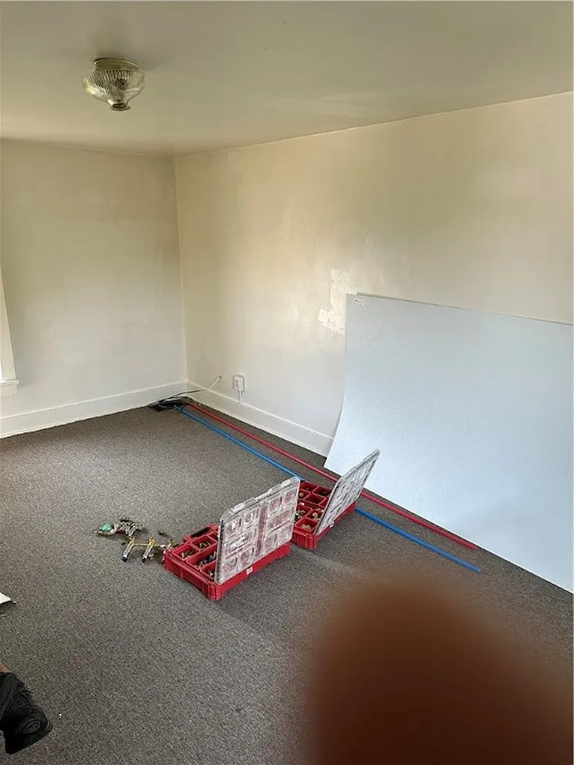 113 Morton Ave — Photo 3