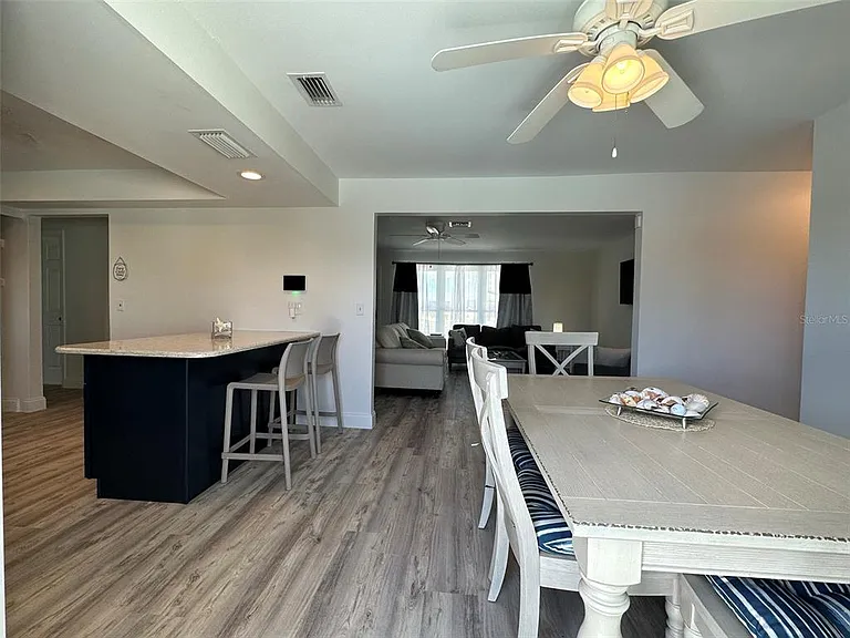 45 Oakland Hills Ct — Photo 15