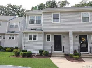 240 Red Oak Ln UNIT 240, Bridgeport, CT 06606