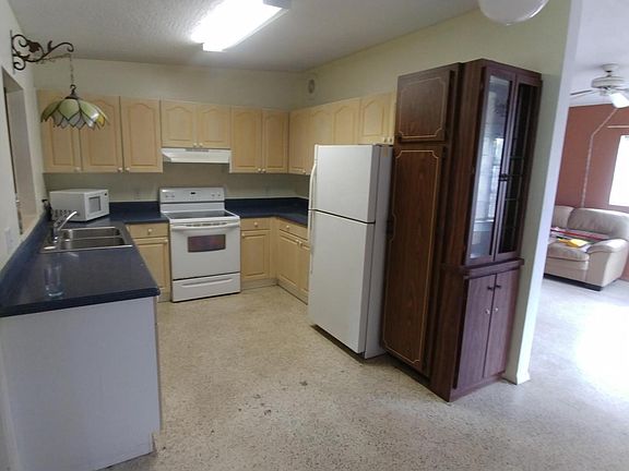 2nd image of 515 64th Ave W
