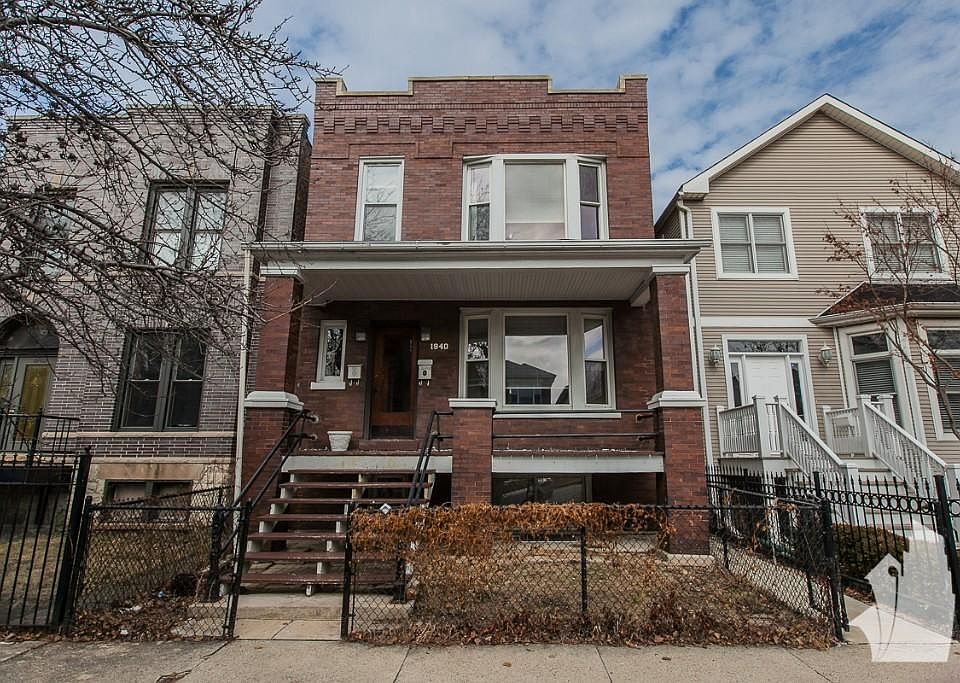1st image of 1940 W Oakdale Ave APT 2A