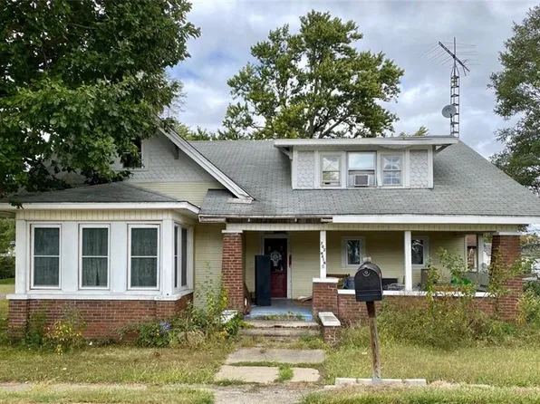 702 Main St, Lerna, IL 62440