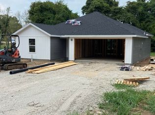 1205 Kemp Dr, Bolivar, MO 65613