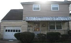2nd image of 1613 Main St