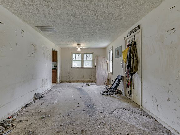5th image of 301 N Galeston Ave