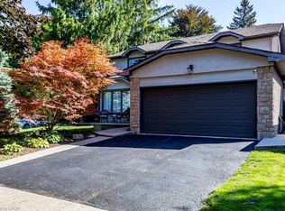 19 Fieldgate St, Hamilton, ON L9H6N3