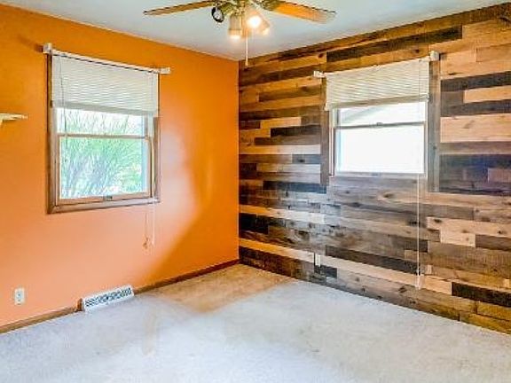 4th image of 25560 Thornberry Ct