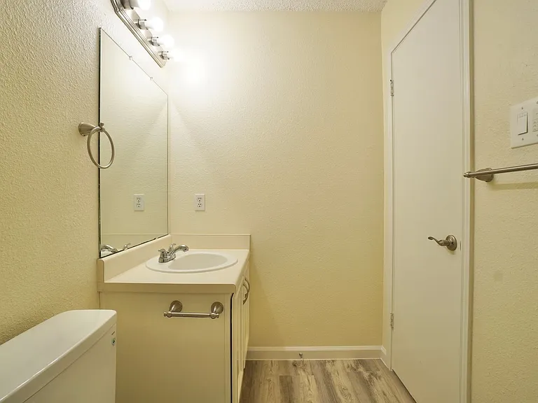 13102 Staton Dr — Photo 23