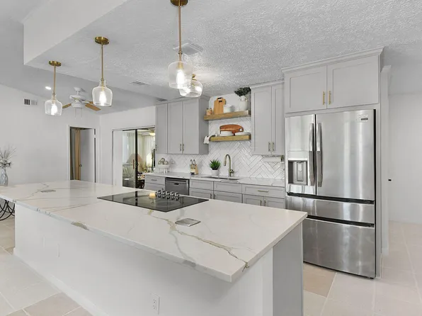 397 NE Gulfstream Avenue, Port St Lucie, FL 34983