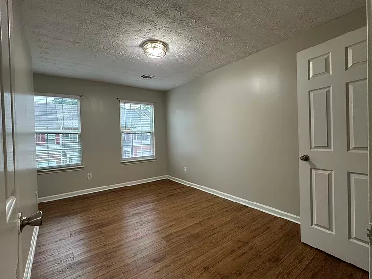 2529 Emma Way — Photo 11