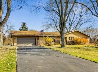 8N581 Stevens Rd, Elgin, IL 60124