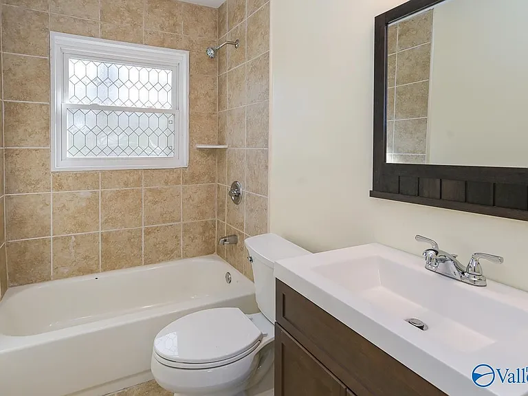 2423 Medaris Rd NW — Photo 4