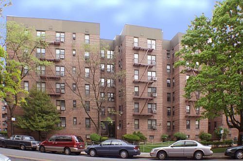 1st image of 2555 Batchelder St APT 1G
