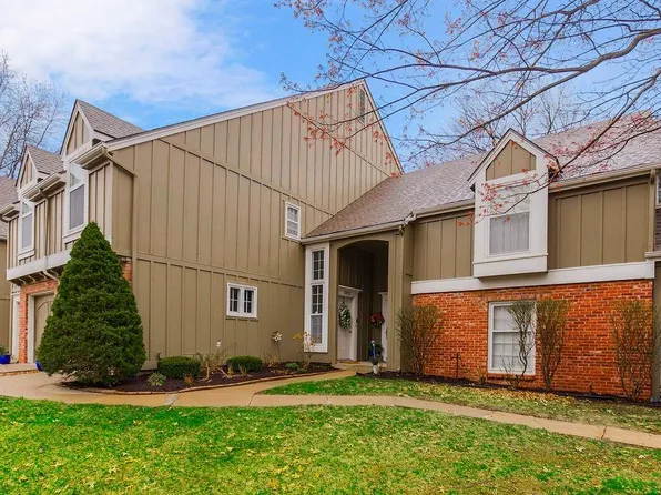 12127 Hayes St, Overland Park, KS 66213