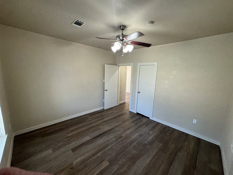 2429 Glen Ave — Photo 6