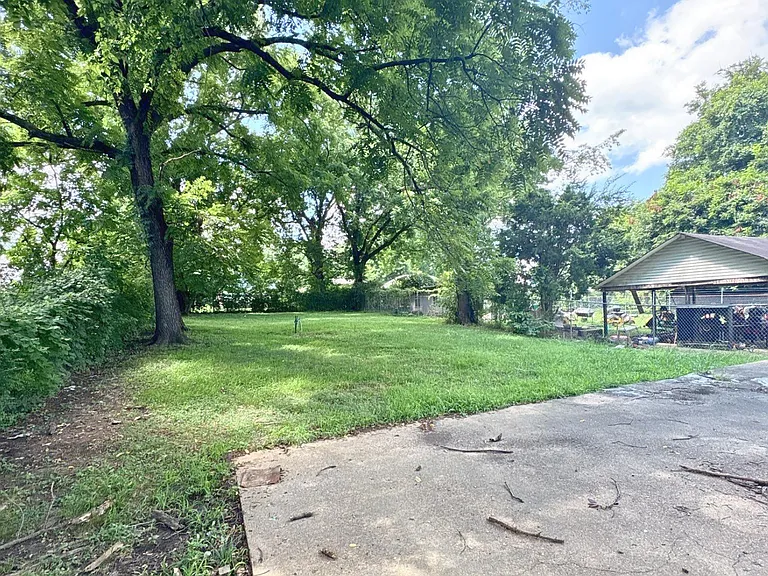 447 Delta Rd — Photo 15