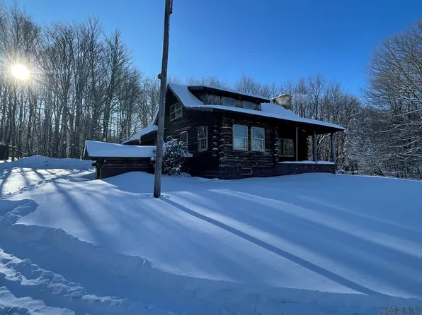 546 Saddle Club Rd, Windber, PA 15963