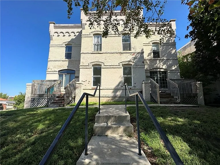 808 Des Moines St #810-1 — Photo 6